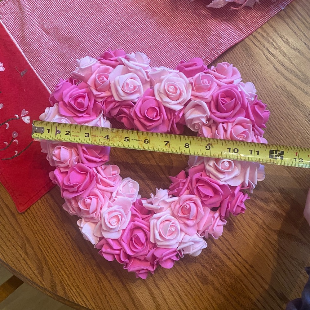 Pink and White Rose Heart Wreath - Picture 3 of 4
